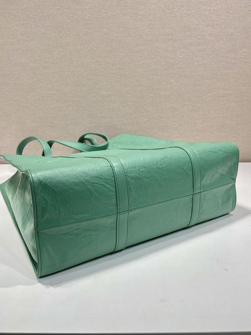 Pra*a tote bags